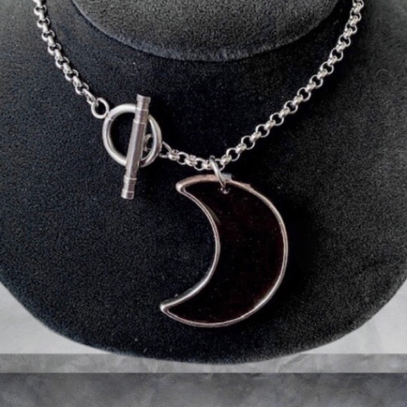 Dark Red resin & glitter crecent moon steel choker - Picture 3 of 9